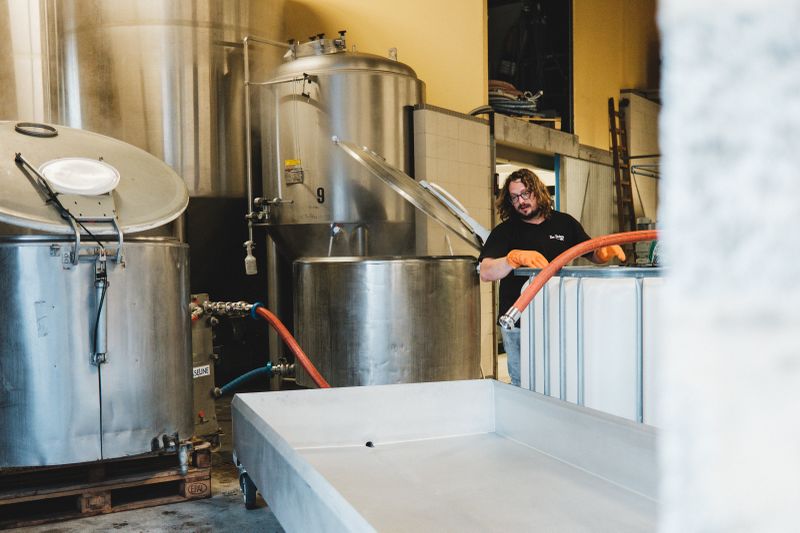 File:Den Herberg - brewing process - coolship 1.jpg
