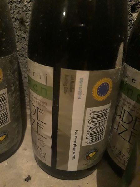 File:3 Fonteinen Geuze 6 November 2014.jpg