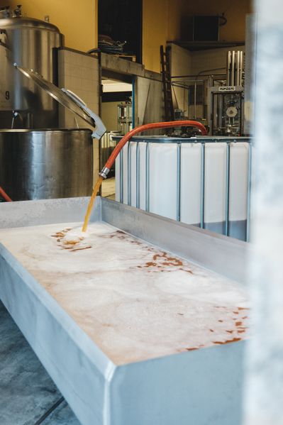 File:Den Herberg - brewing process - coolship 5.jpg