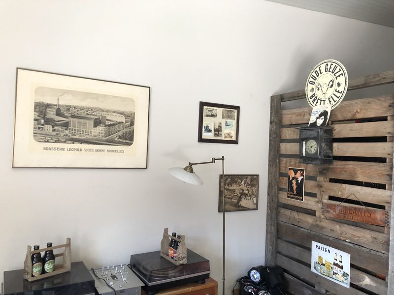 File:Lambiek Fabriek + Belgoo Tasting Room 2.jpg