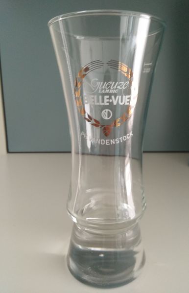 File:Chris belle vue glas.jpg