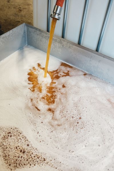 File:Den Herberg - brewing process - coolship 4.jpg